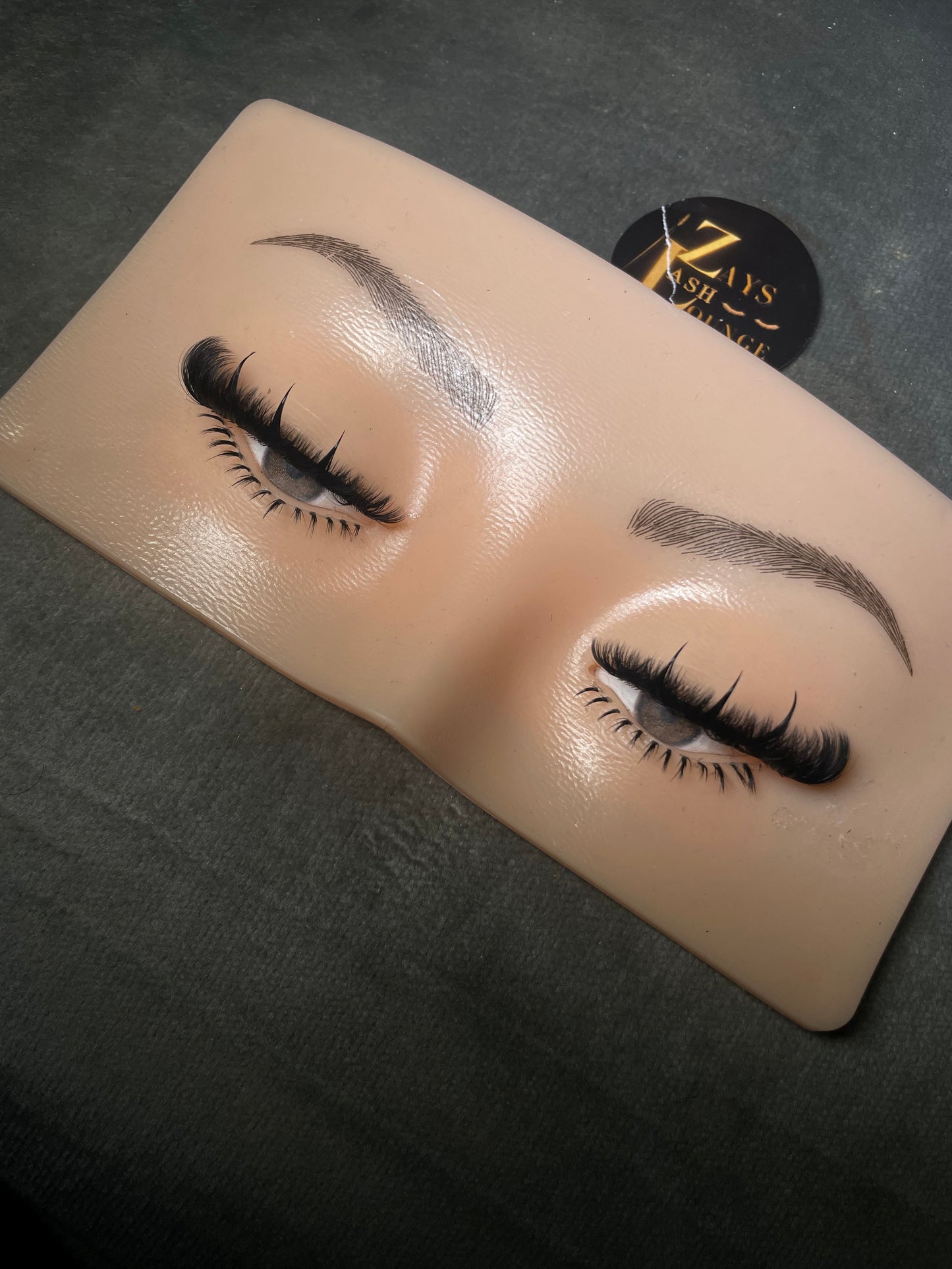 Eboní Strip Lash