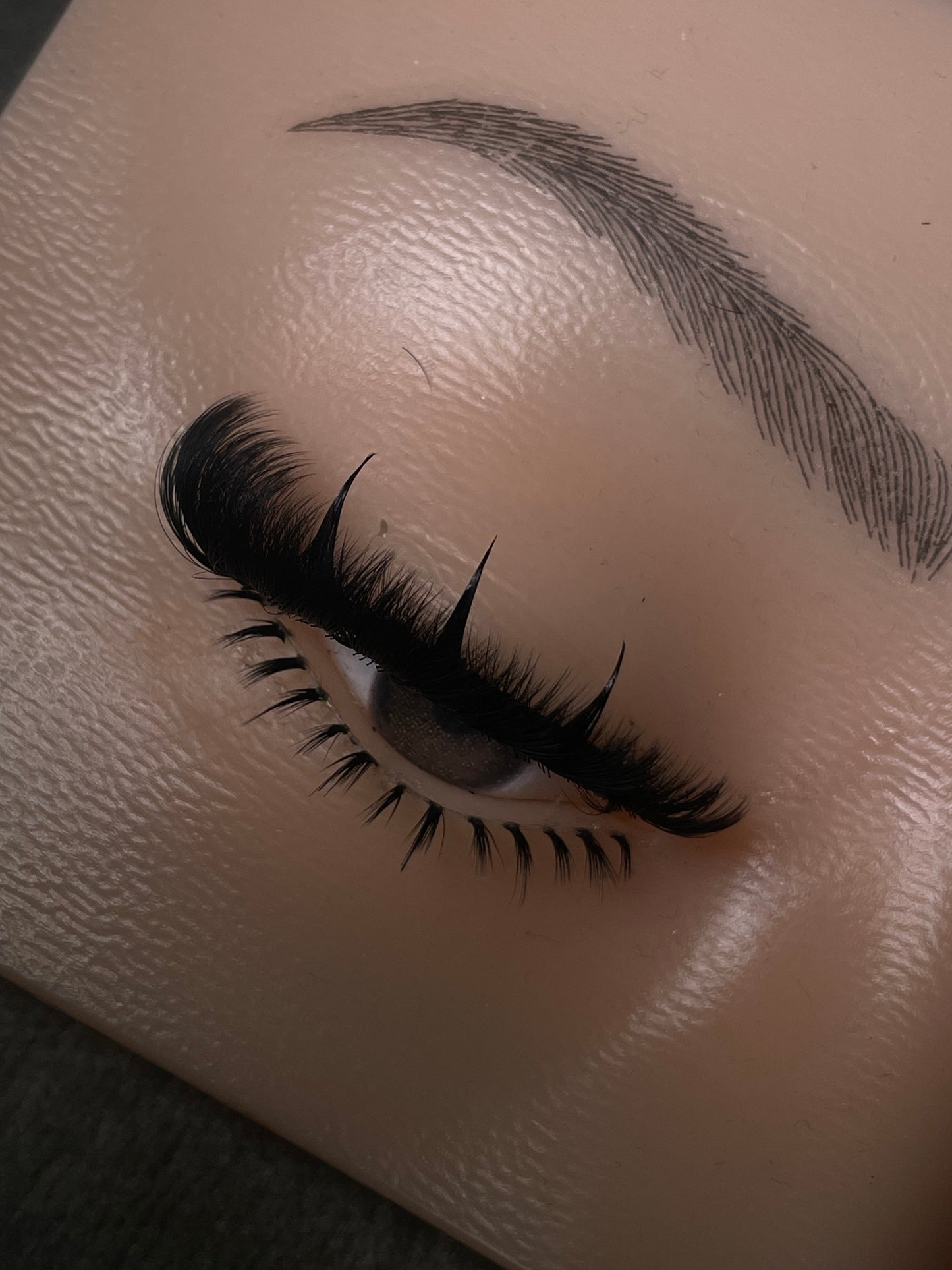 Eboní Strip Lash