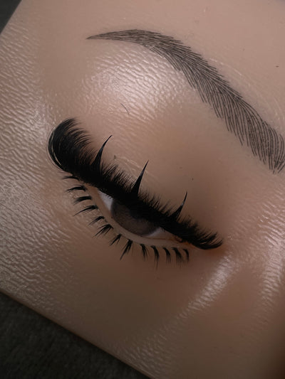 Eboní Strip Lash